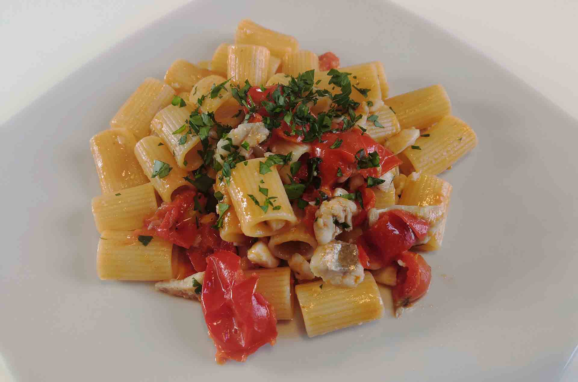 mezzemaniche con coccio